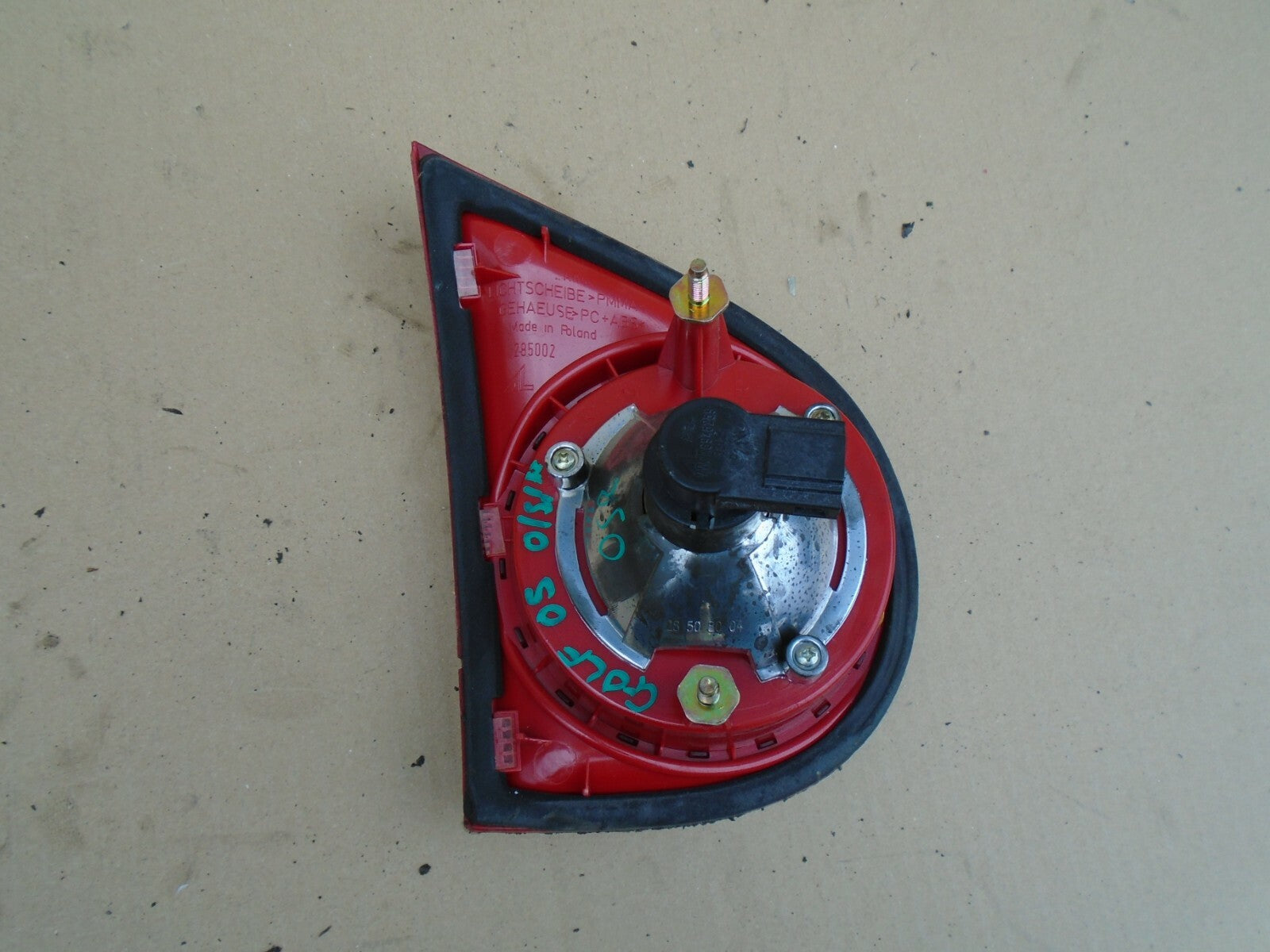 VW VOLKSWAGEN GOLF MK5 2005 OSR DRIVER SIDE REAR INNER BRAKE LIGHT 285002