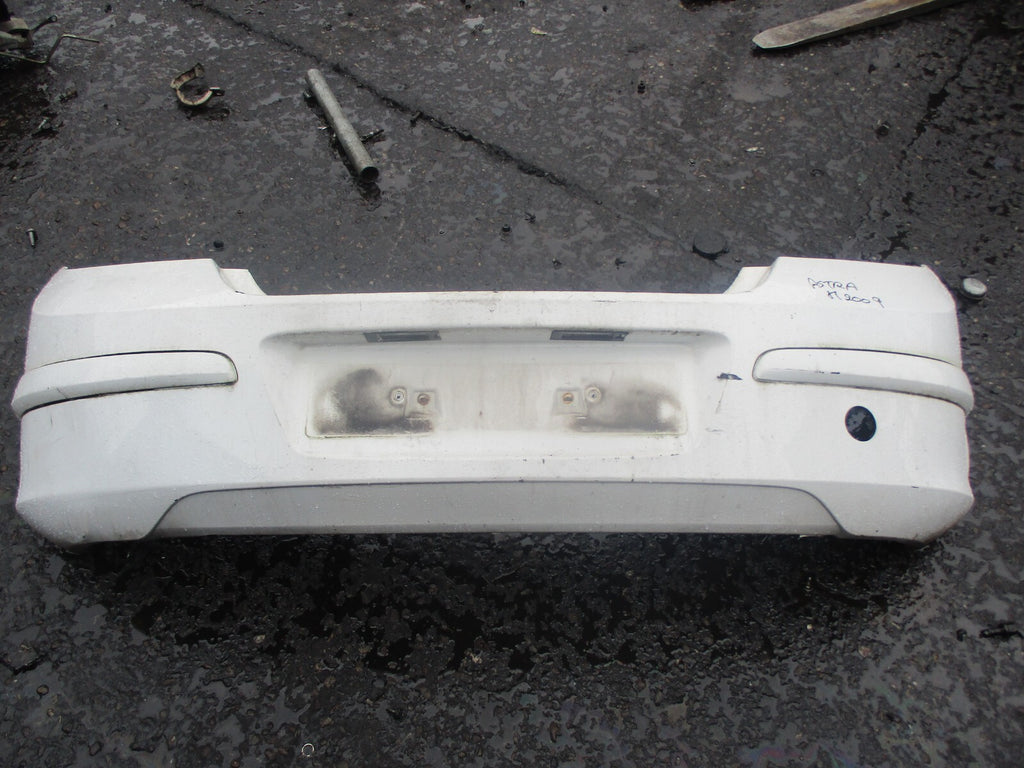 VAUXHALL ASTRA H 2009 HATCHBACK REAR COMPLETE BUMPER WHITE