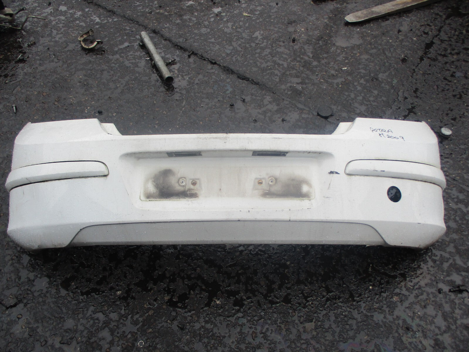 VAUXHALL ASTRA H 2009 HATCHBACK REAR COMPLETE BUMPER WHITE