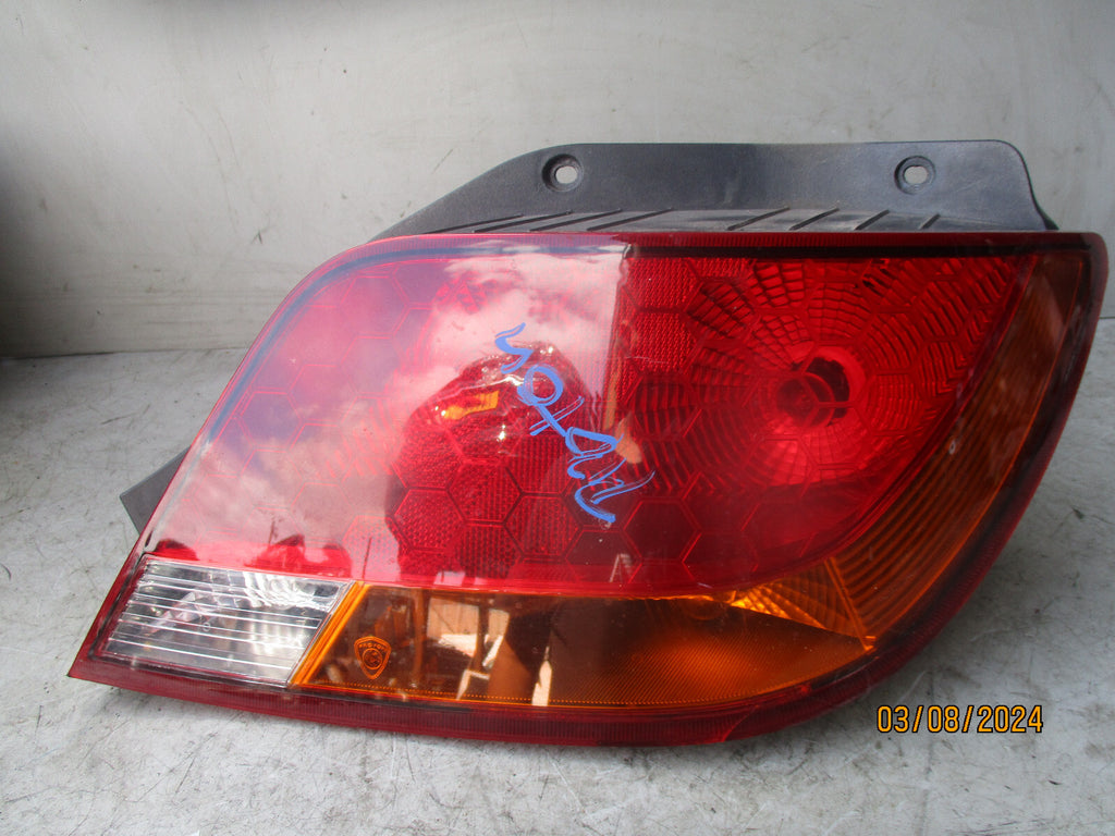 2009 PROTON SAVVY OSF DRIVER  SIDE REAR TAIL LIGHT PW865722