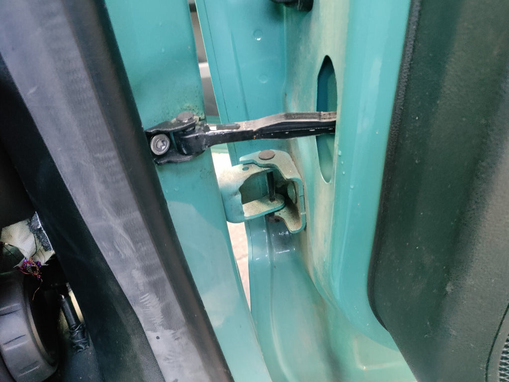 2024 JEEP AVENGER OSR DRIVER SIDE REAR UPPER & LOWER DOOR HINGES