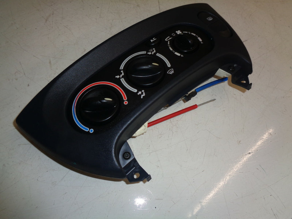 RENAULT MEGANE MK1 HATCHBACK HEATER CONTROL SWITCH PANEL