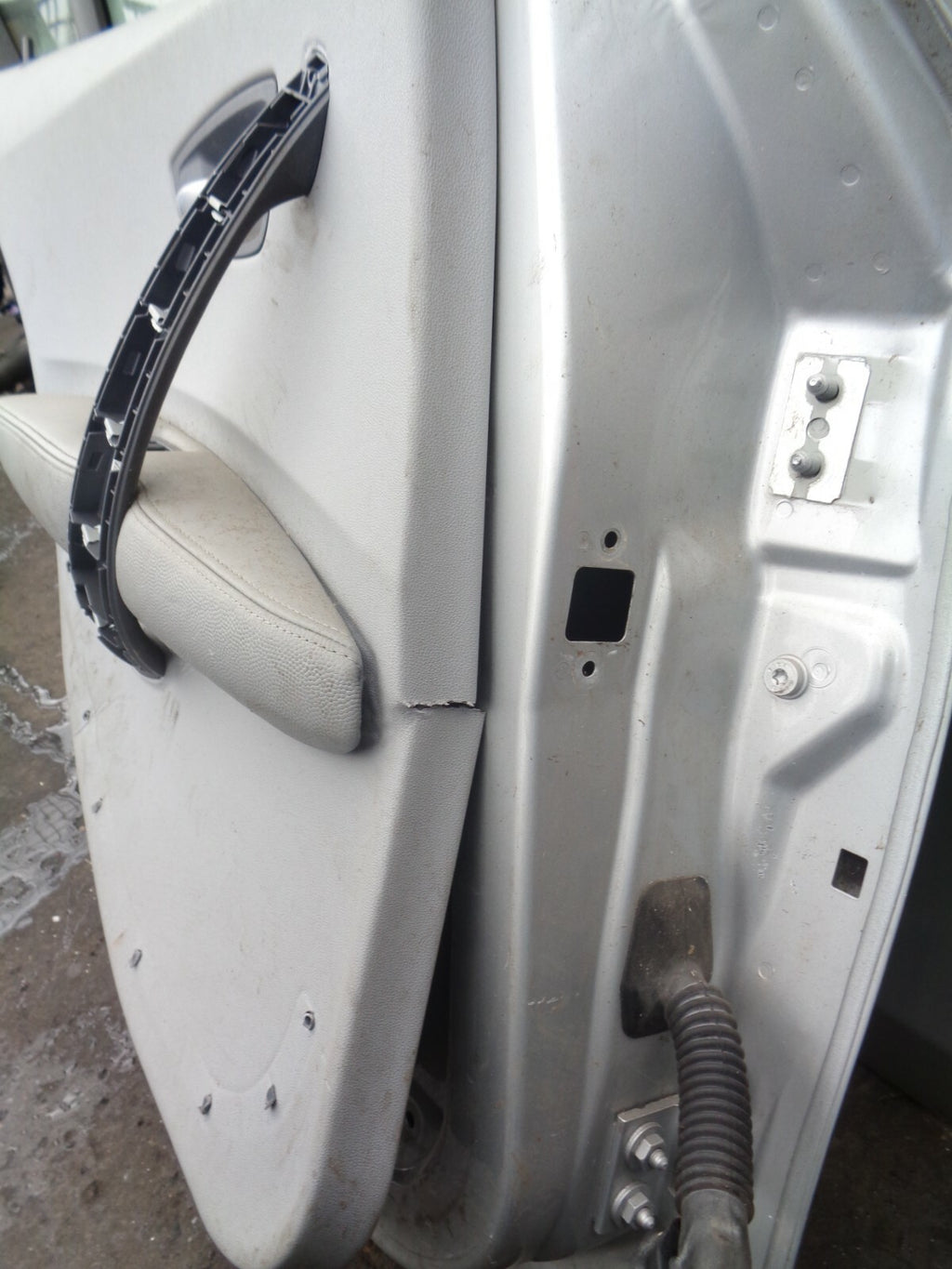 BMW 1 SERIES E87 5 DOOR PASSENGER SIDE REAR COMPLETE DOOR SILVER