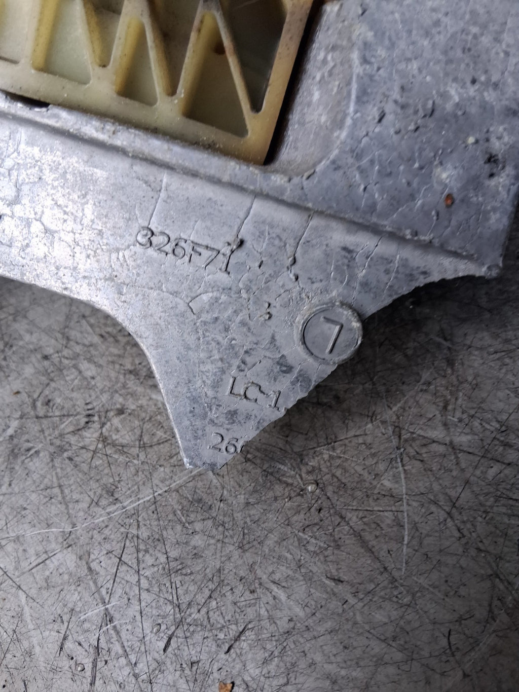 2021 MERCEDES A CLASS ENGINE MOUNT A2472401800
