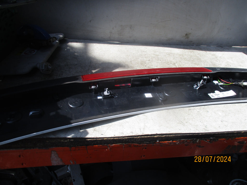 2018 AUDI A1 8X BOOTLID TAILGATE SPOILER LIGHT