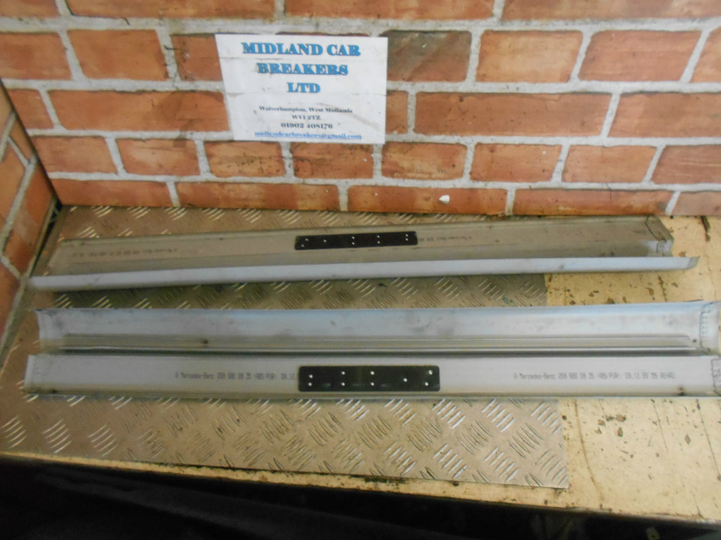 MERCEDES CLK A208 2001 OS NS DRIVER PASSENGER SIDE DOOR SILLS PANELS COVERS