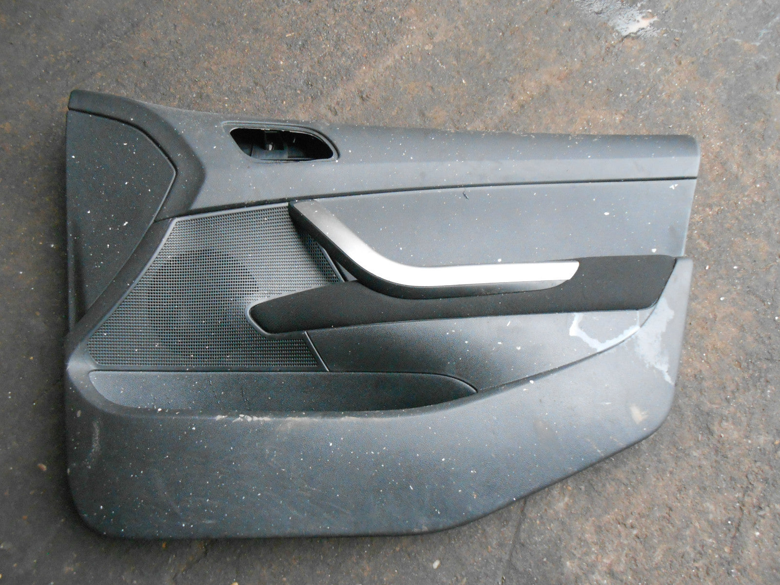 PEUGEOT 308 2013 MK1 5 DOOR OSF DRIVER FRONT DOOR CARD PLASTIC PANEL 96815313ZD
