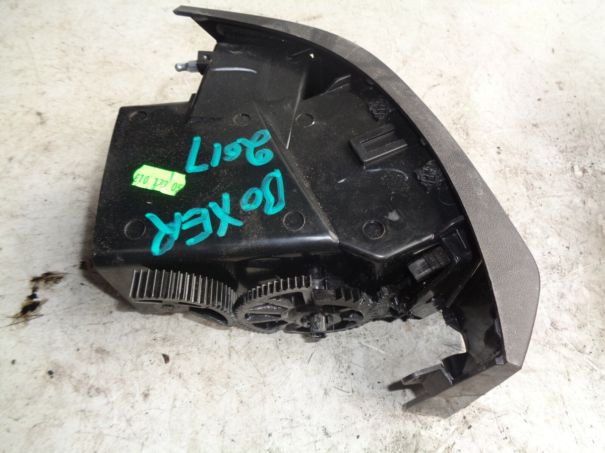 PEUGEOT BOXER MK3 2017 VAN NS PASSENGER SIDE FRONT AIR VENT ST4476