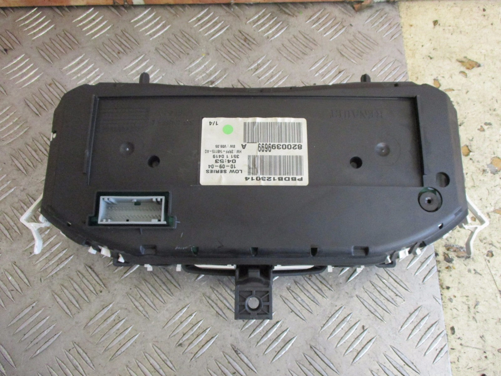 RENAULT MEGANE CC MK2 2004 1.9 DCI SPEEDO CLOCKS INSTRUMENT CLUSTER 8200399699