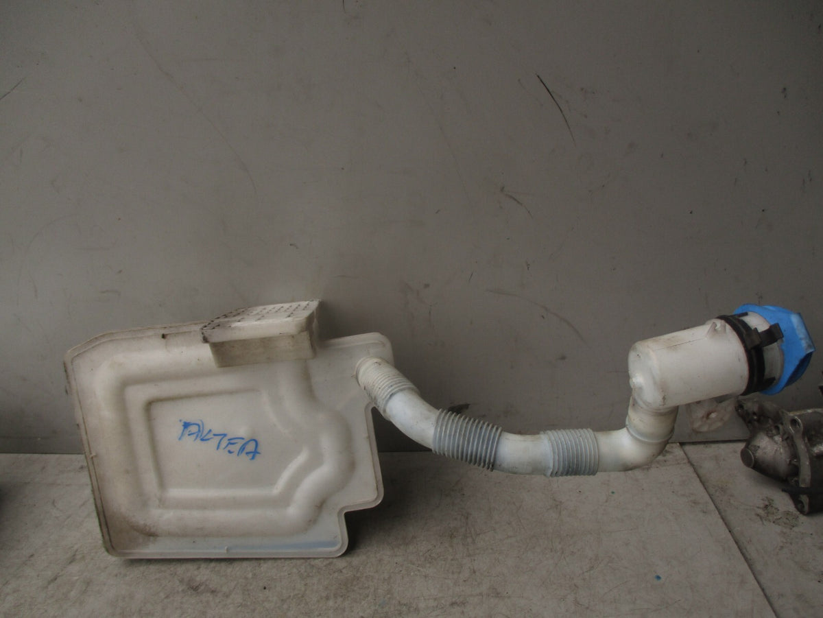 2004 SEAT ALTEA MK1 WINDSCREEN WASHER BOTTLE TANK AND PUMP 1K0955453