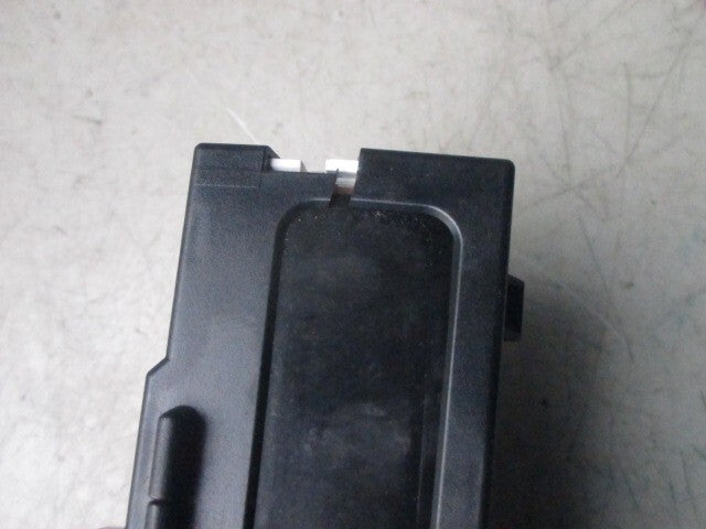 2009 RENAULT MEGANE MK2 1.9 DIESEL CENTRAL DIGITAL DISPLAY SCREEN 8200350498