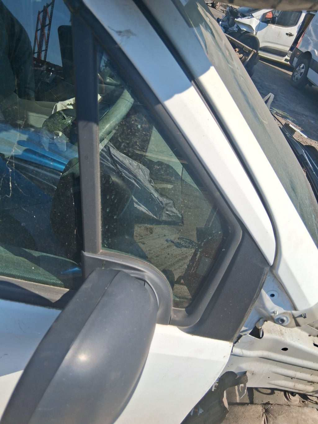 2015 PEUGEOT PARTNER MK2 OSF DRIVER SIDE FRONT RIGHT QUARTER WINDOW GLASS