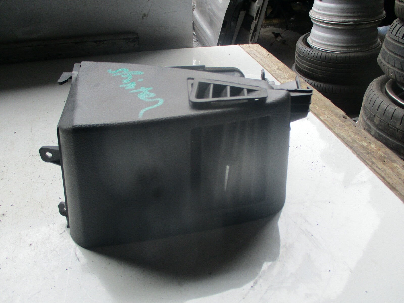 MERCEDES SPRINTER W906 MK2 2014 AIR VENT TRIM A9068300654