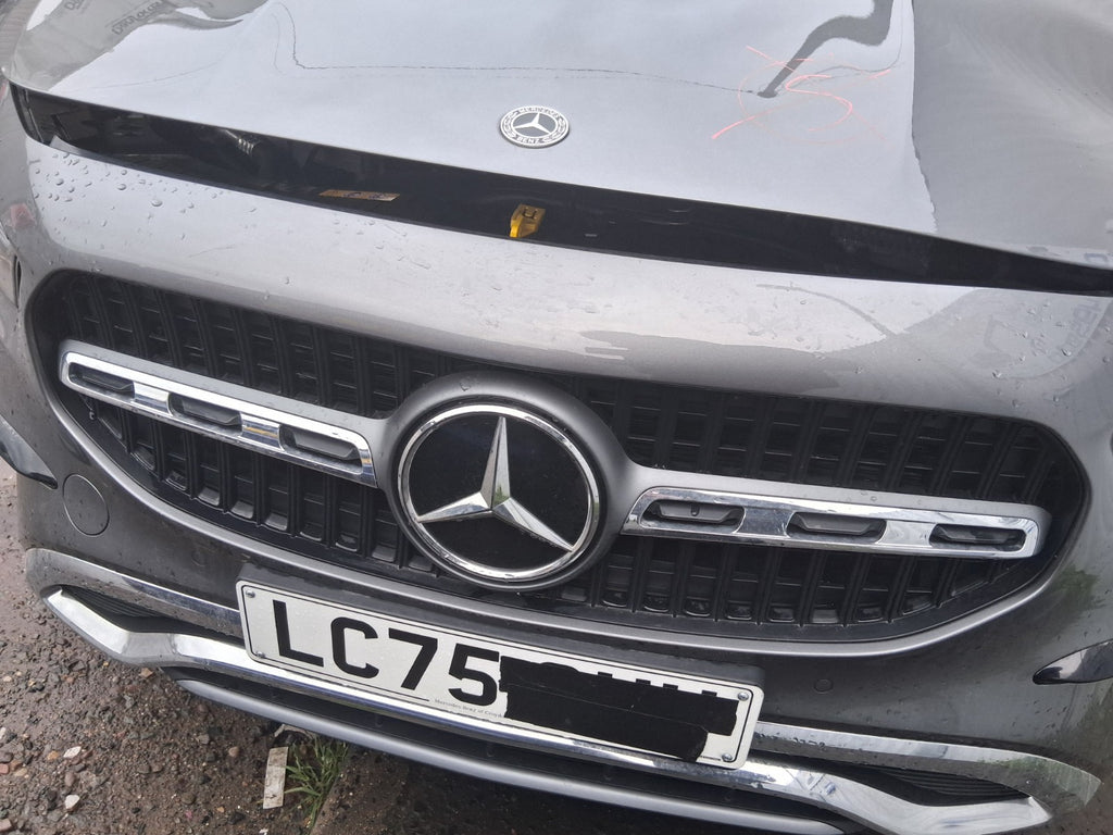 2025 MERCEDES BENZ GLA 180 H247 FACELIFT FRONT BUMPER GRILL WITH BADGE GRILLE