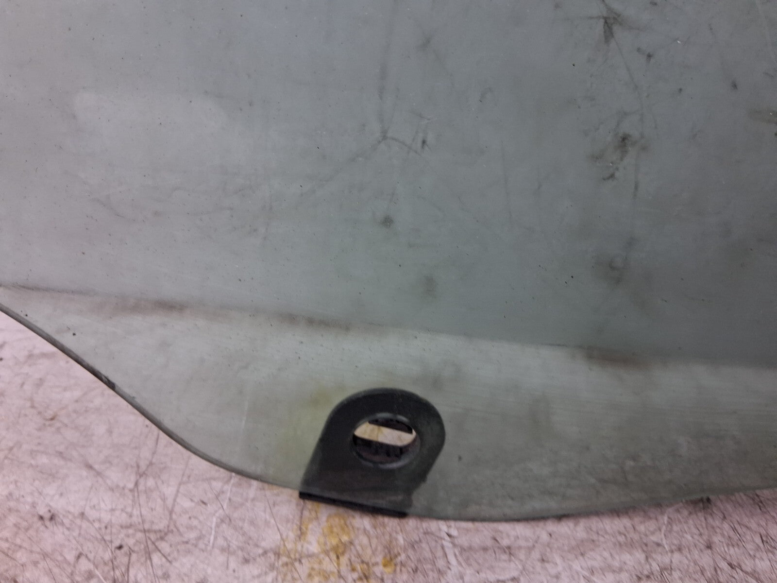 FORD KA+ PLUS 2017 NSF PASSENGER SIDE FRONT LEFT WINDOW GLASS 43R011582