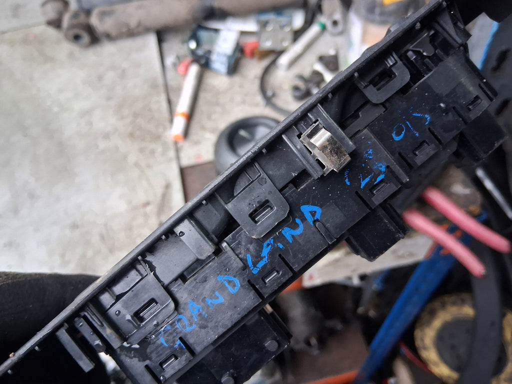 2023 VAUXHALL GRANDLAND OSF DRIVER SIDE FRONT WINDOW CONTROL SWITCH 98319739ZD