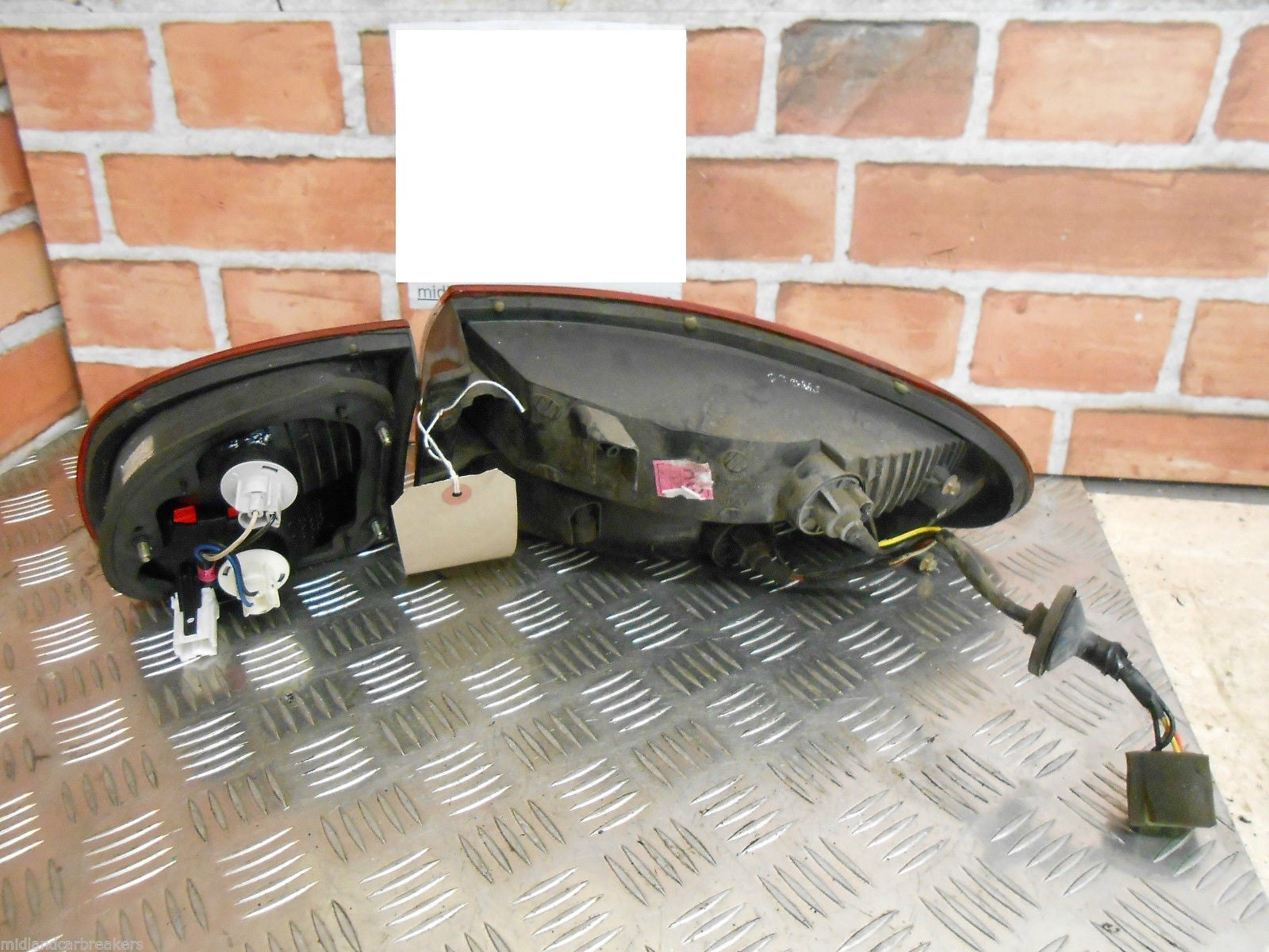 DAEWOO LANOS 2000 NSR PASSENGER SIDE REAR OTER & INNER LIGHTS PAIR