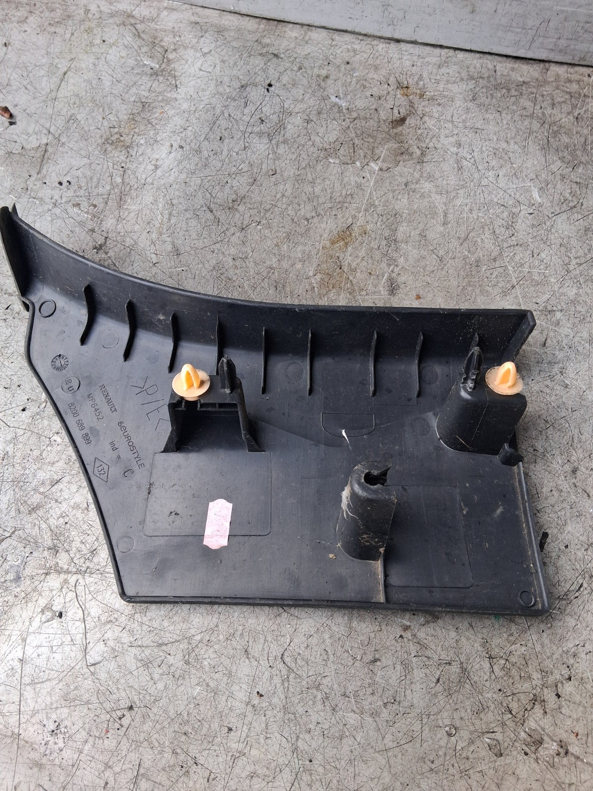 2019 RENAULT MASTER FRONT MOLDING 8200689899