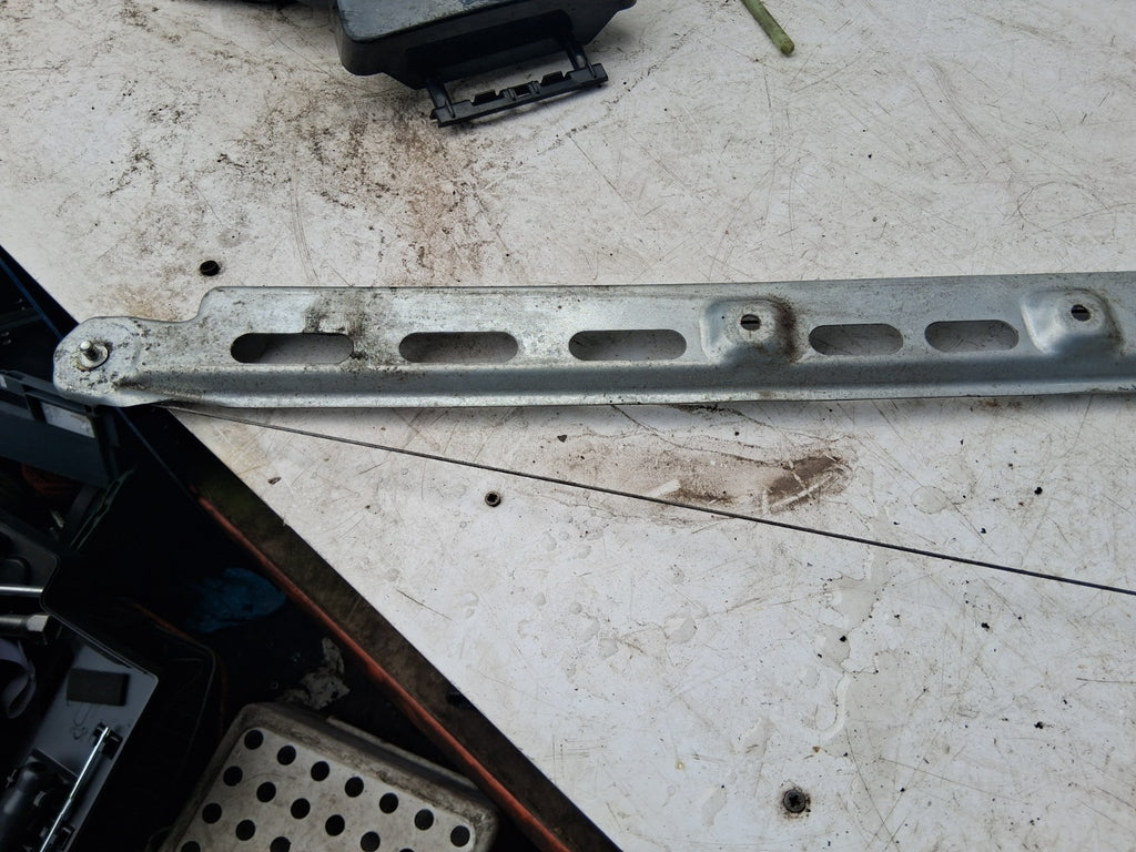 2019 MERCEDES SPRINTER W907 NS PASSENGER SIDE WINDOW MOTOR REGULATOR A9107201000