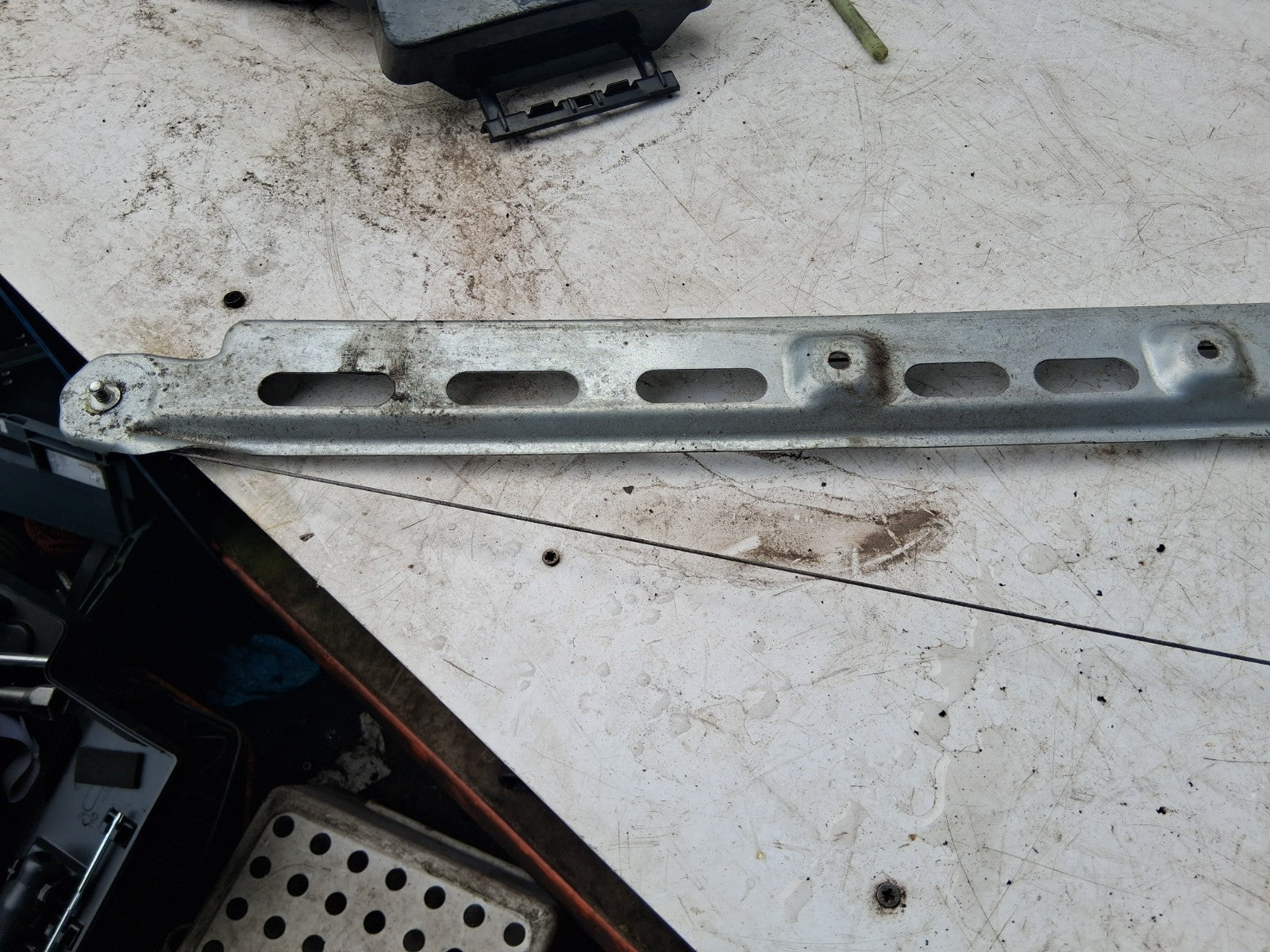 2019 MERCEDES SPRINTER W907 NS PASSENGER SIDE WINDOW MOTOR REGULATOR A9107201000