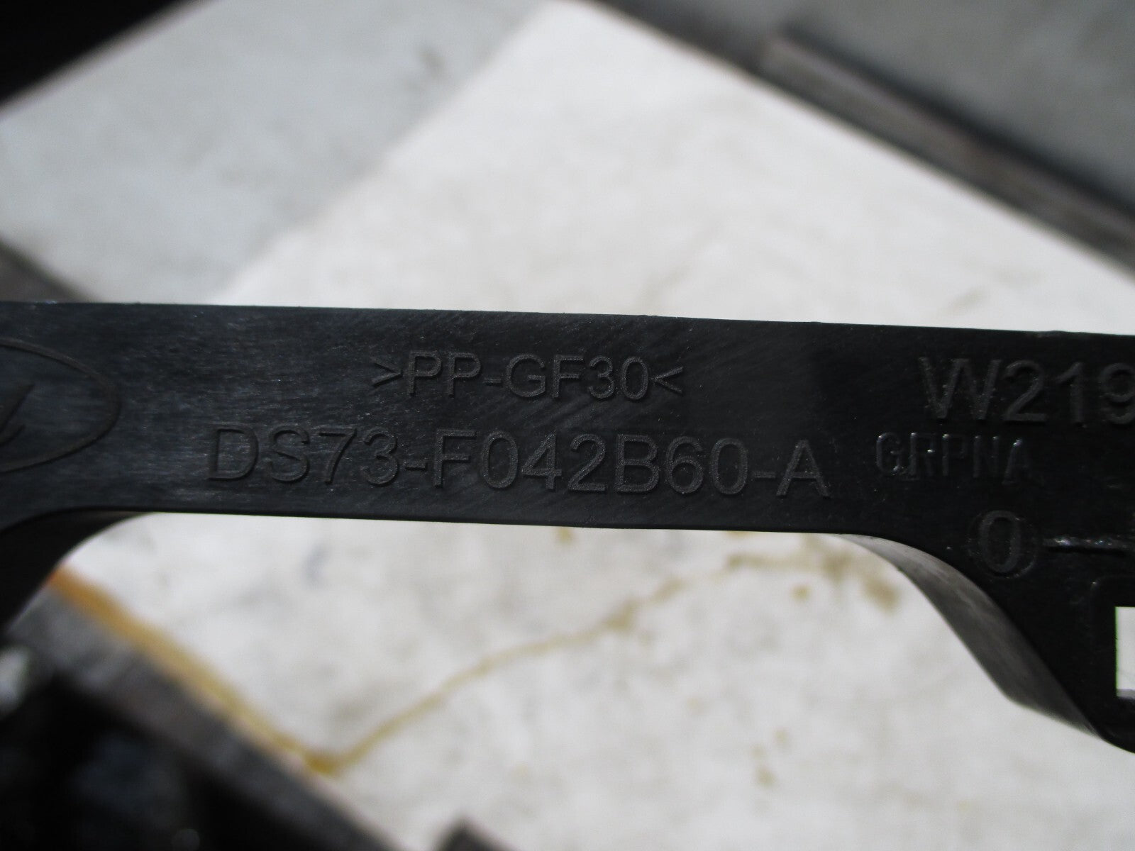 FORD MONDEO MK5 2016 CENTRE CONSOLE TRIM SURROUND SWITCH BUTTON DS73-F042B60-A