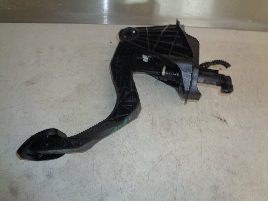 SKODA FABIA 2020 MK3 1.0 PETROL CLUTCH PEDAL ASSEMBLY 6C2721059L