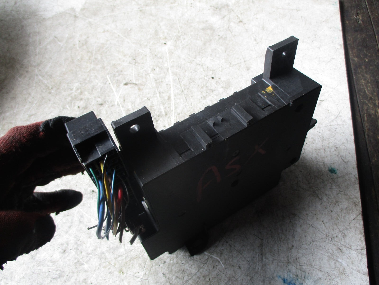 MITSUBISHI ASX 2020 FUSE RELAY JUNCTION BOX 8637B545