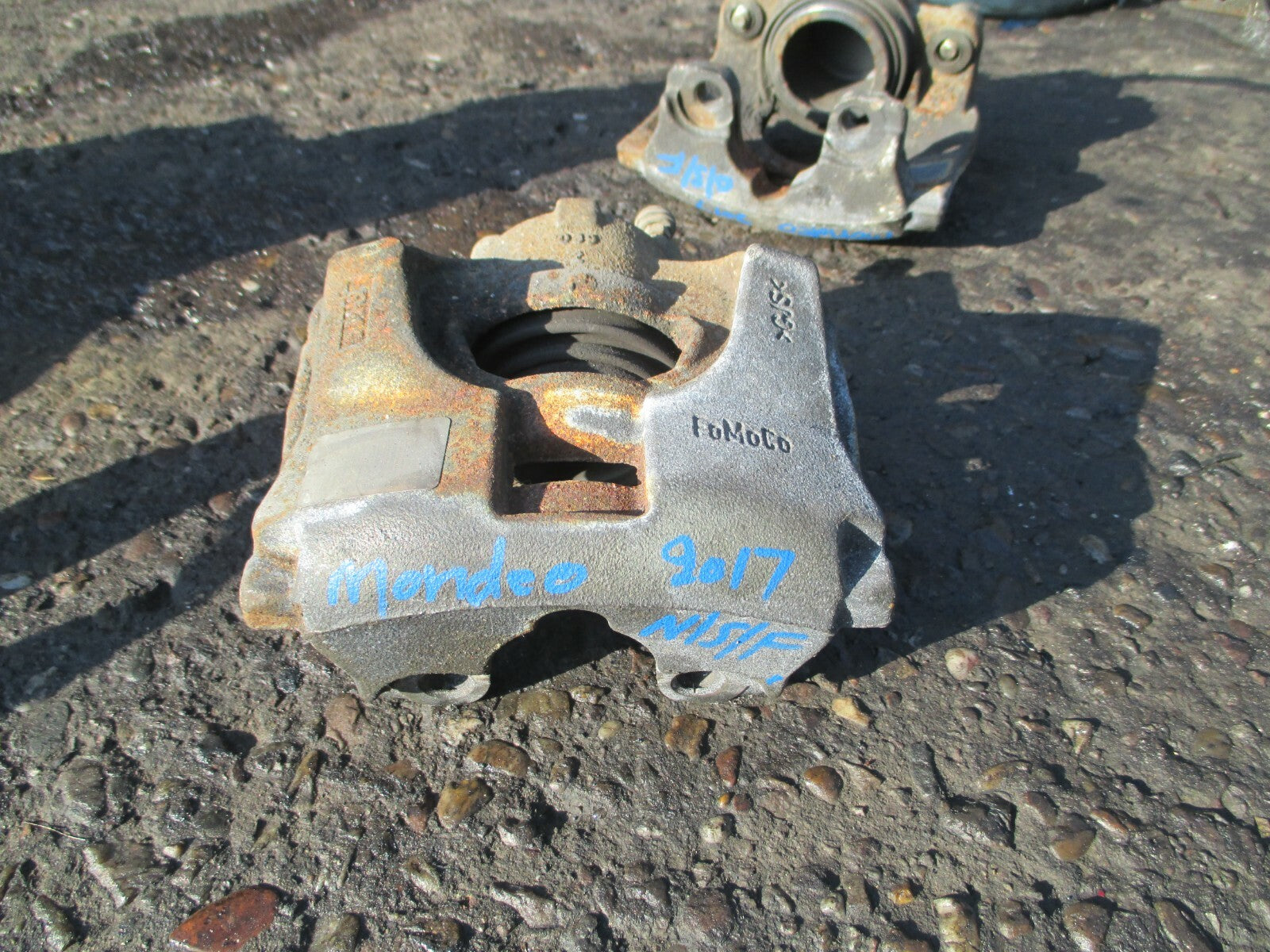 FORD MONDEO ESTATE 2017 NSF PASSENGER SIDE FRONT BRAKE CALIPER ASSEMBLY UNIT
