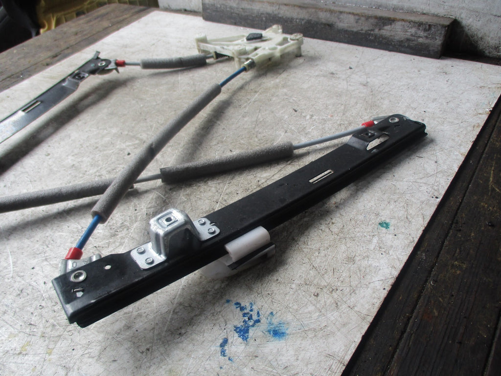 FORD B-MAX 2013 O/S DRIVER SIDE REAR WINDOW REGULATOR AV11R27000