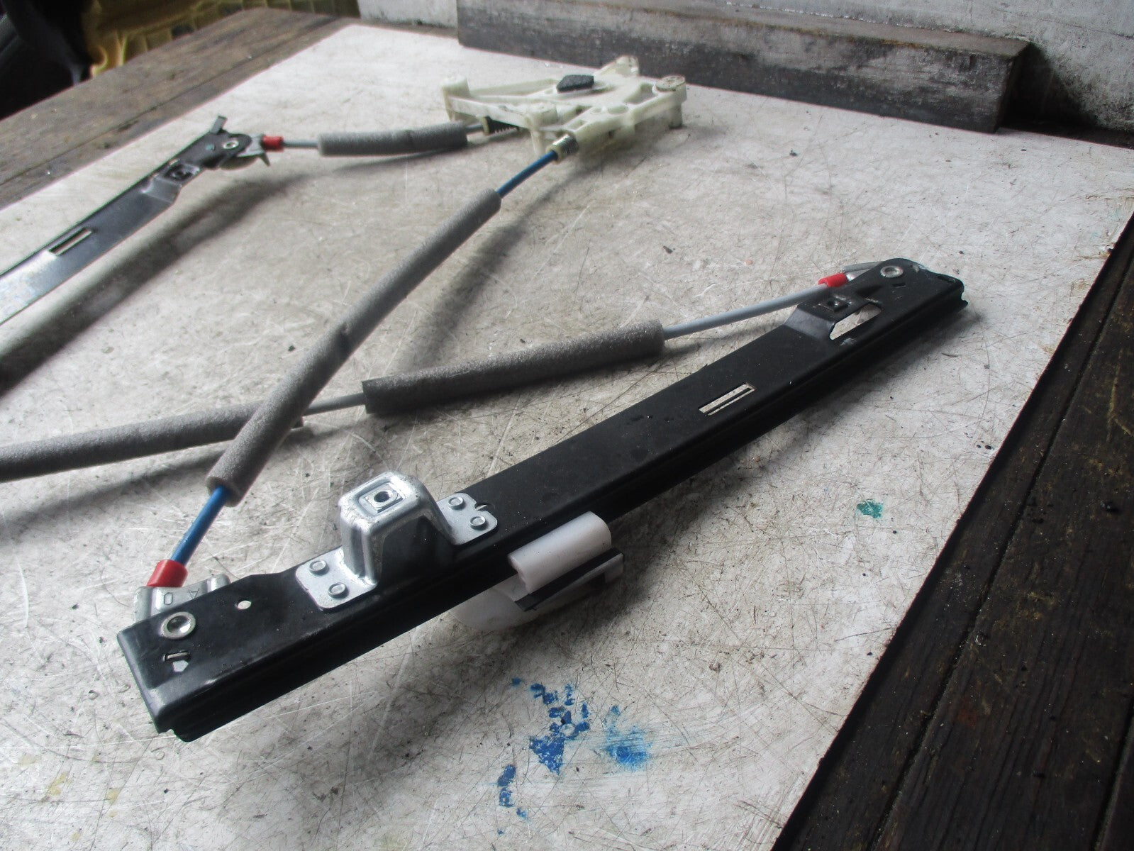 FORD B-MAX 2013 O/S DRIVER SIDE REAR WINDOW REGULATOR AV11R27000