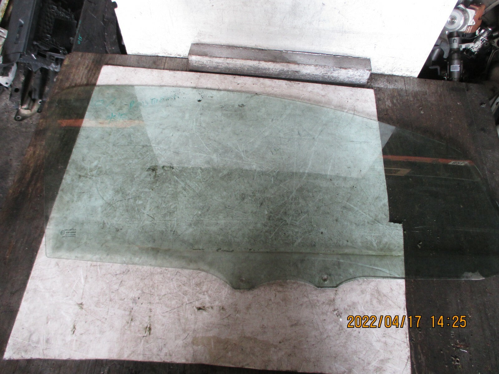 PEUGEOT 107 2007 OSF FRONT DRIVER SIDE WINDOW GLASS