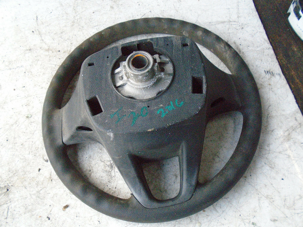 HYUNDAI I20 MK1 3 SPOKE STEERING WHEEL