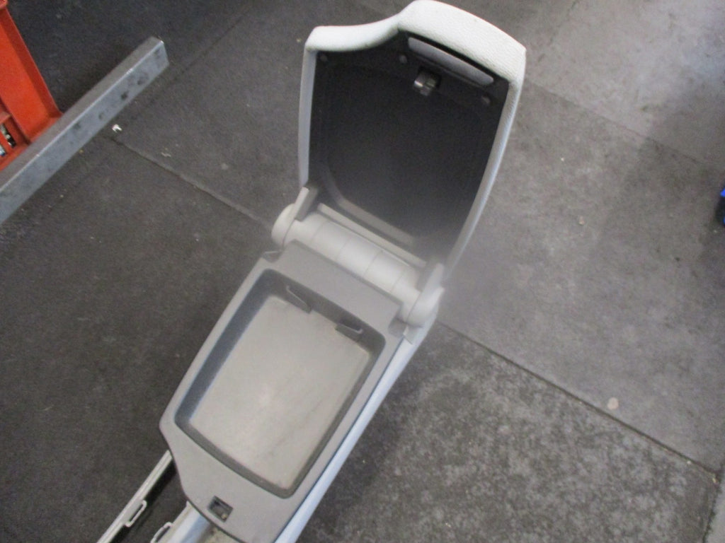 2005 BMW 1 SERIES 118D E87 CENTRE CONSOLE WITH ARMREST 912143604