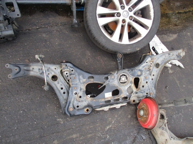 VW VOLKSWAGEN GOLF MK7 1.6 DIESEL 2018 FRONT SUBFRAME ANTI ROLL BAR