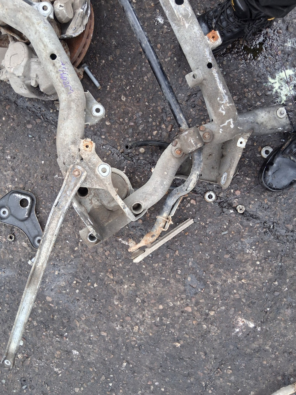 2015 MERCEDES C CLASS W204 FRONT SUBFRAME SUB FRAME