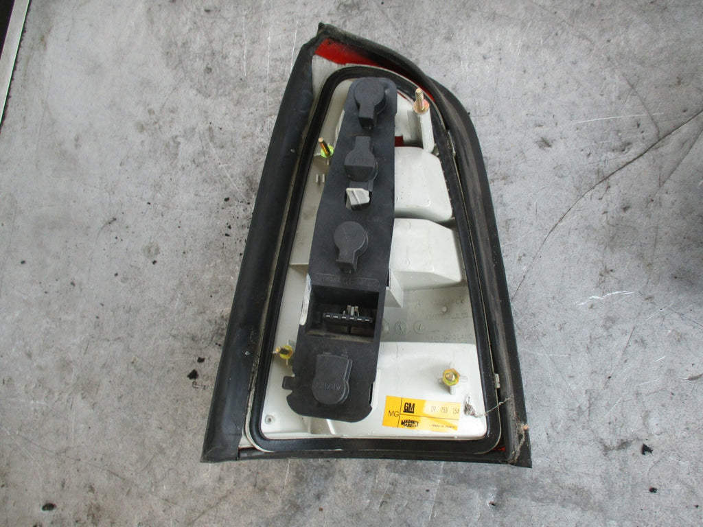 VAUXHALL VECTRA B OSR DRIVER SIDE REAR LIGHT TAIL LIGHT 09153154