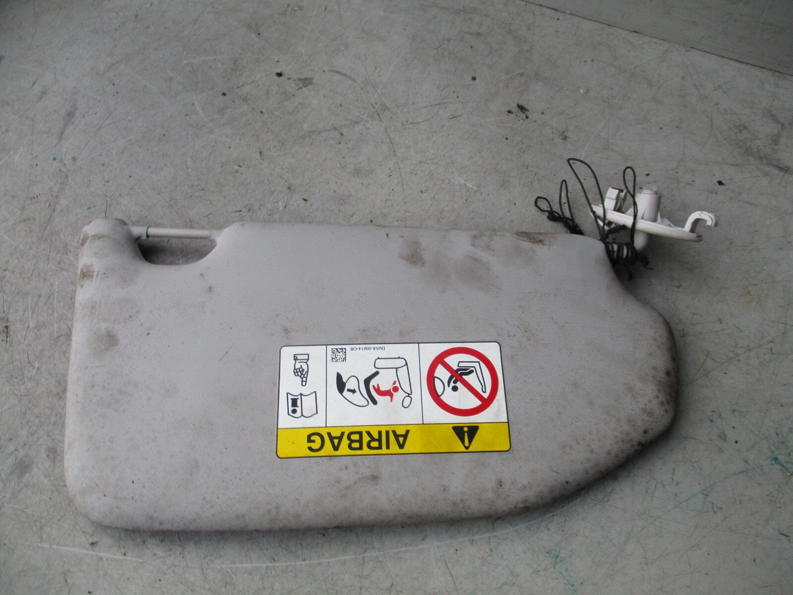2017 FORD KA PLUS + NS PASSENGER SIDE SUN VISOR