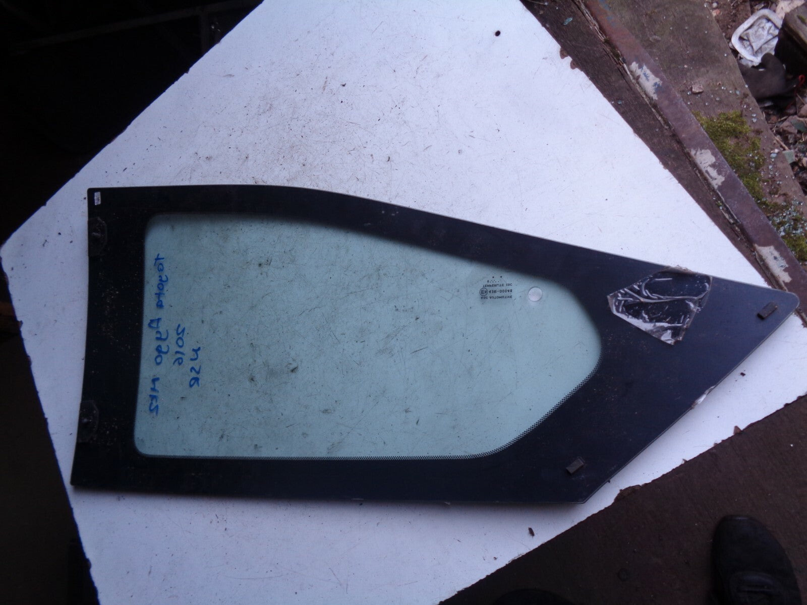 TOYOTA AYGO 2016 PASSENGER SIDE REAR OPENING WINDOW QUARTER GLASS