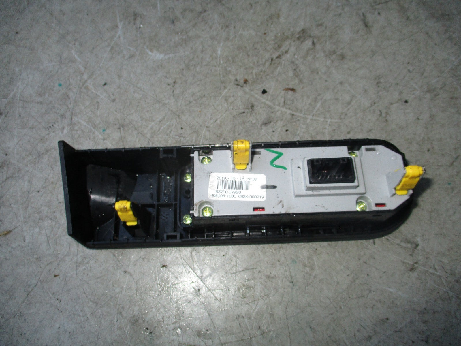 KIA CEED MK3 2019 LANE ASSIST HEADLIGHT TRACTION SWITCH 93700J7930