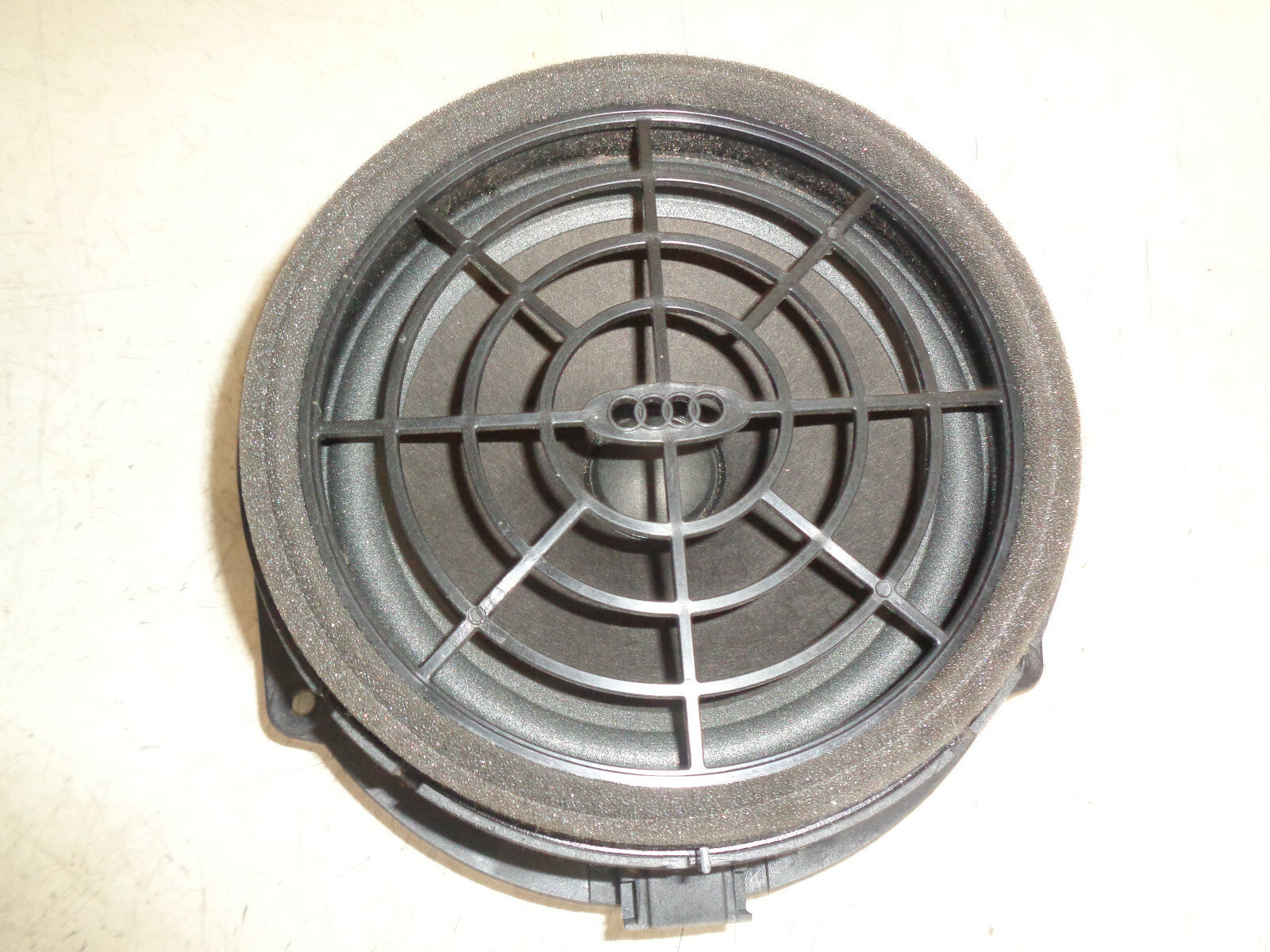 AUDI A4 B8 2014 ESTATE OSR DRIVER SIDE REAR DOOR SPEAKER 8R0035411