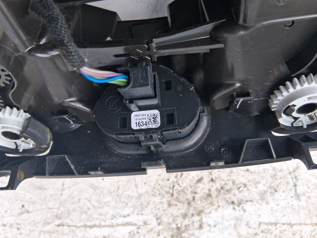 2016 VAUXHALL CORSA E FRONT DASH CENTER BOTH AIR VENT WITH HAZARD SWITCH