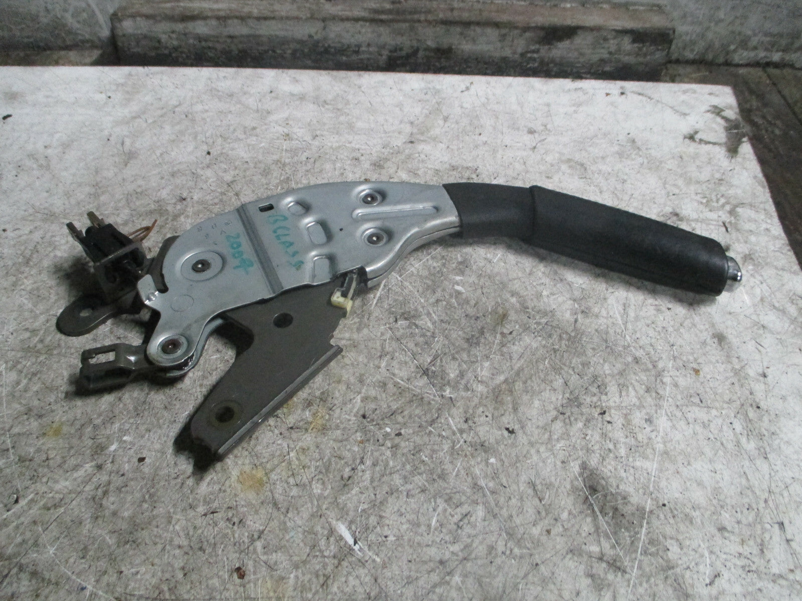 MERCEDES B CLASS W245 2007 MANUAL PARKING HANDBRAKE LEVER MECHANISM