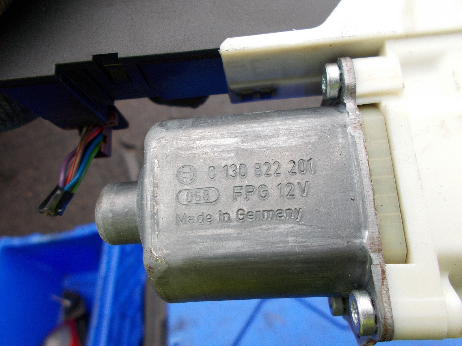 2007 PEUGEOT 407 SW ESTATE OSF DRIVERS SIDE FRONT WINDOW MOTOR 9663036580