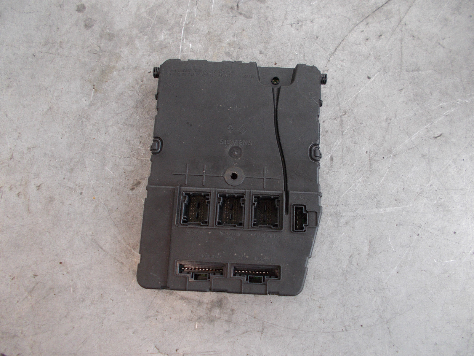 RENAULT GRAND SCENIC 2008 MK2 1.5 DIESEL BODY CONTROL MODULE 8200433200