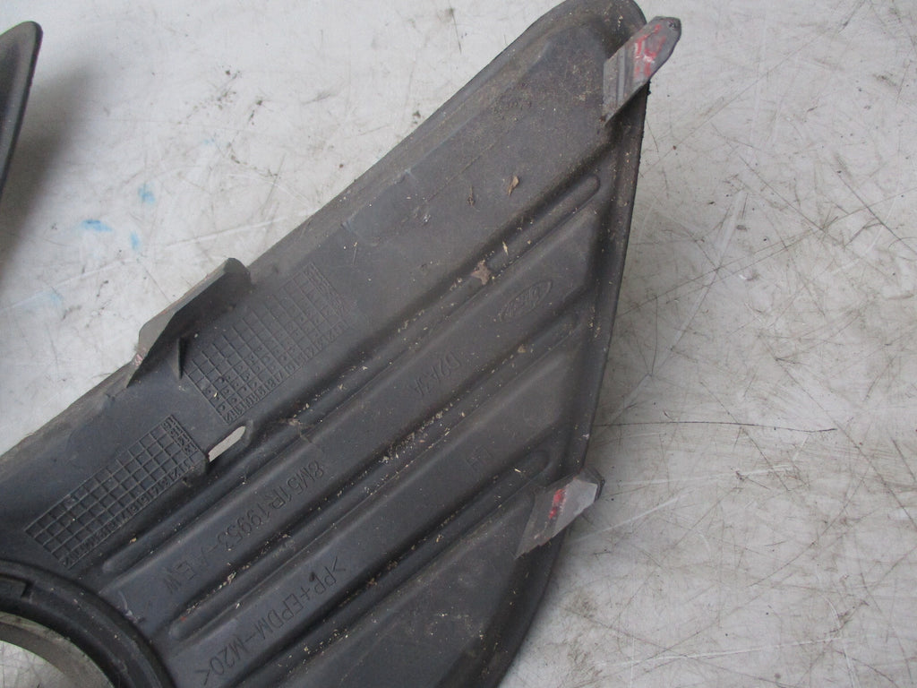 FORD FOCUS MK2 2010 LEFT RIGHT SIDE FOGLIGHT TRIM GRILL 8M51R19953AEW