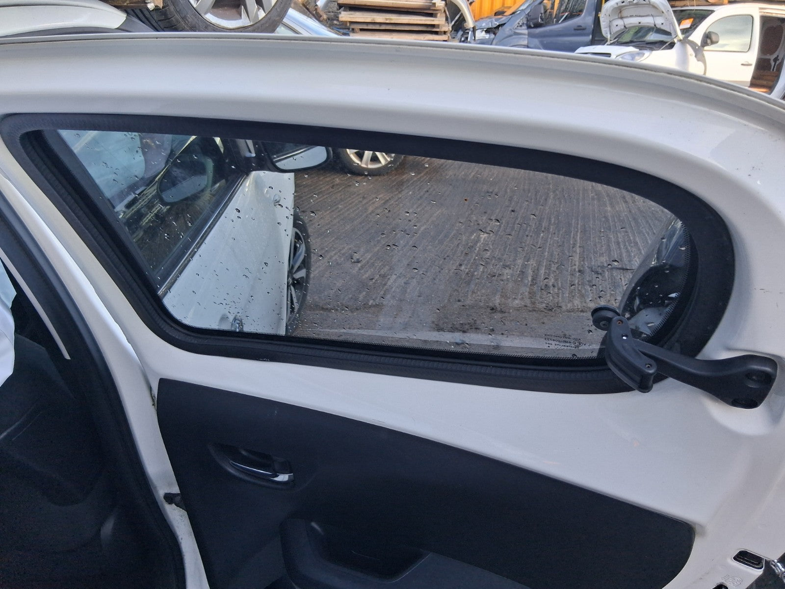 2018 CITROEN C1 FLAIR MK2 OSR DRIVER SIDE REAR COMPLETE DOOR LIPIZAN WHITE KWD
