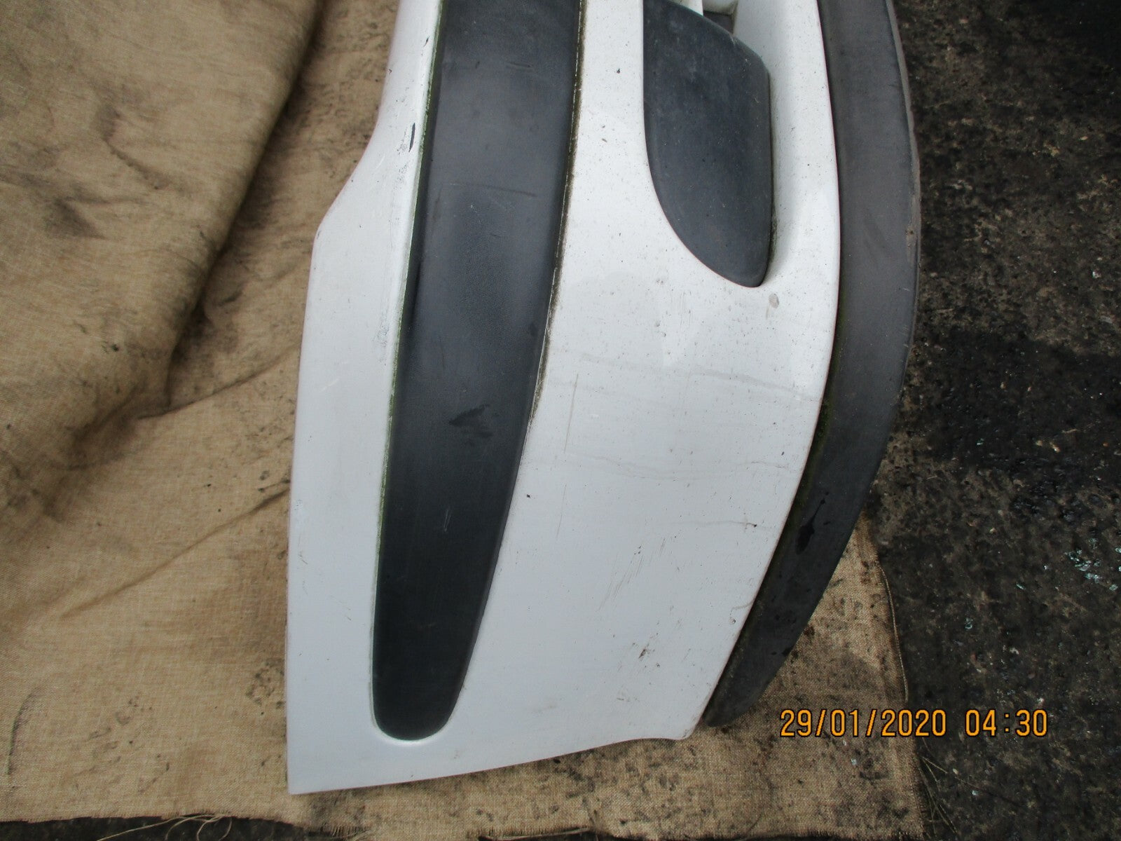 RENAULT MEGANE MK1 HATCHBACK 5 DOOR 1996 FRONT PLASTIC BUMPER IN WHITE