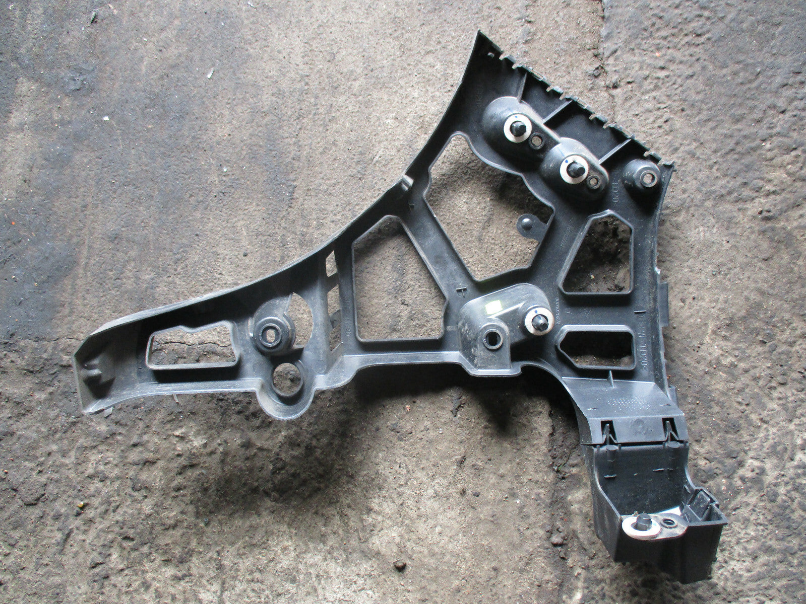 RENAULT MEGANE MK3 DRIVER REAR BUMPER SUPPORT MOUNT BRACKET 850440006R