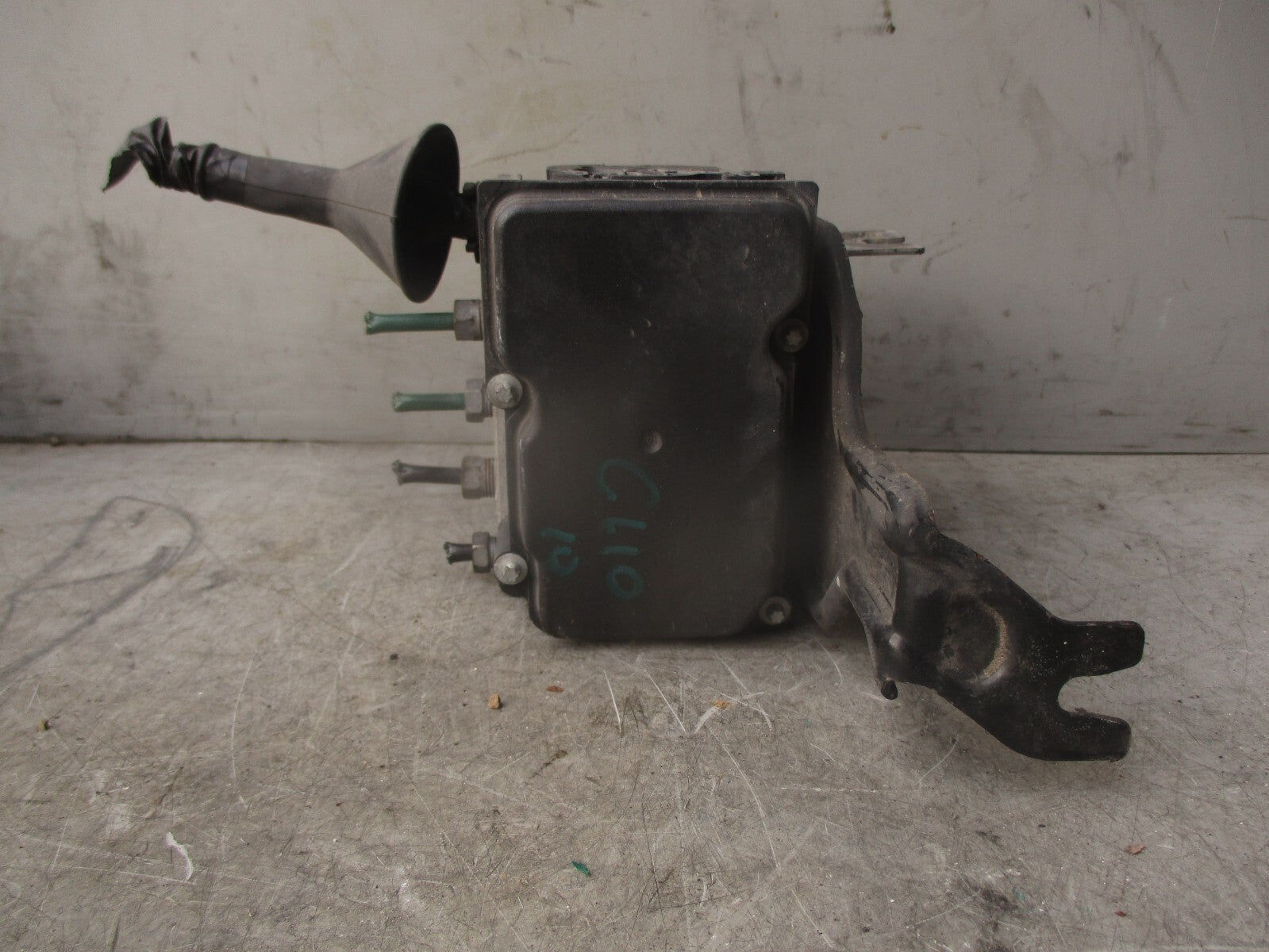 2010 RENAULT CLIO MK3 1.2 PETROL ABS PUMP CONTROL MODULE 0265232077