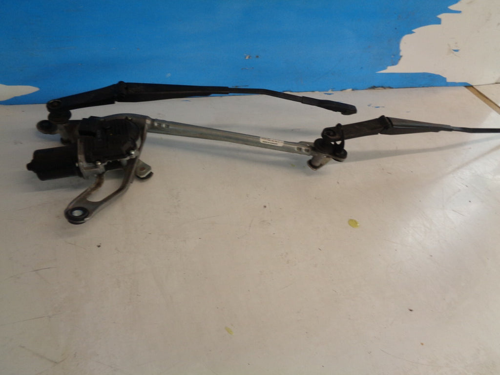 AUDI A5 2017 FRONT WIPER MOTOR WITH LINKAGE 8W6955023C